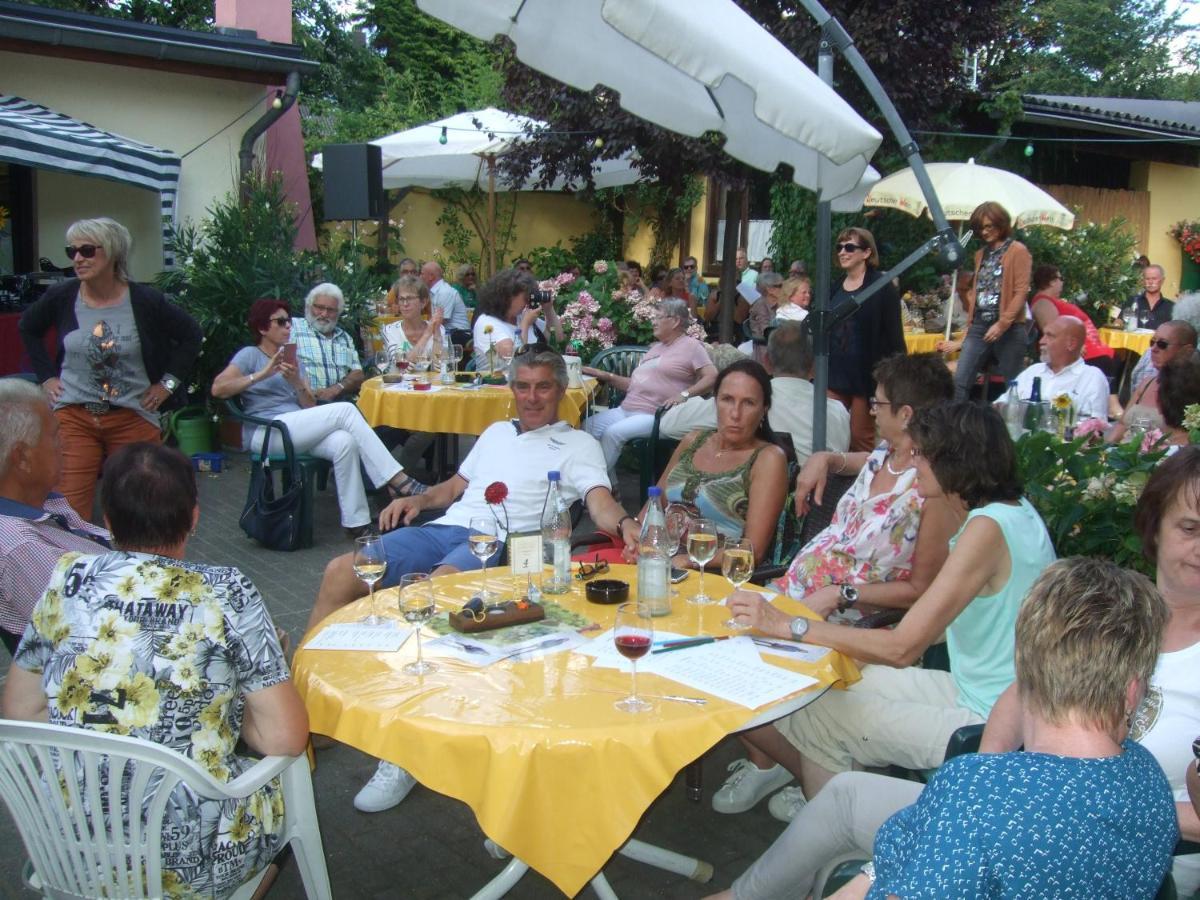 Ferienwohnung Weingut Gorges-Reinhard Wintrich Exterior foto