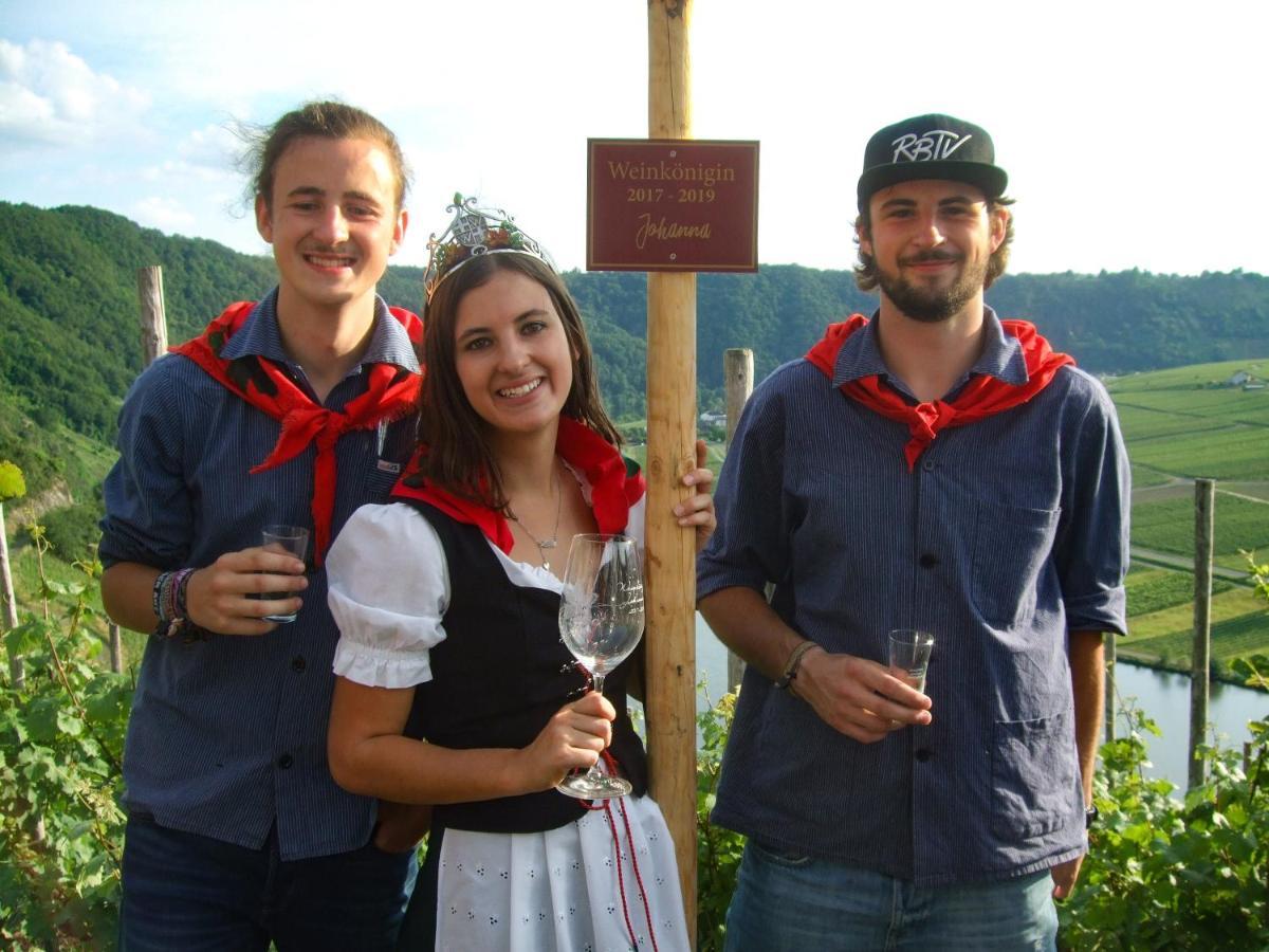 Ferienwohnung Weingut Gorges-Reinhard Wintrich Exterior foto